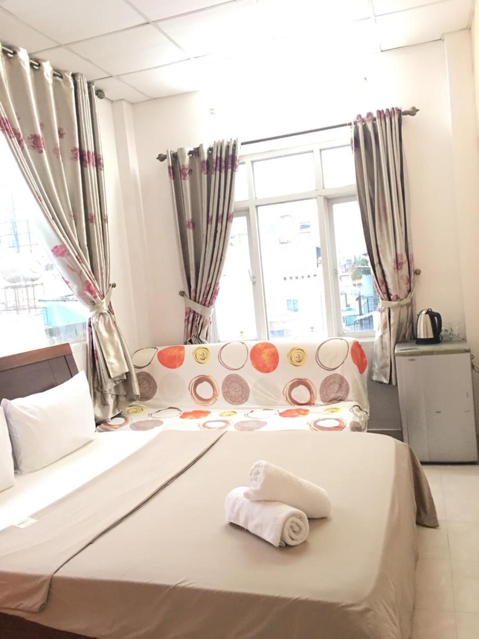 Thanhha Guesthouse At Bui Vien Walking Street โฮจิมินห์ซิตี้ ภายนอก รูปภาพ